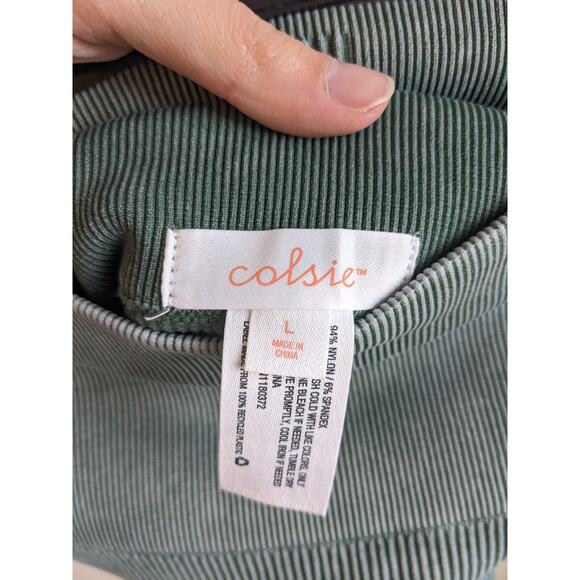 Colsie Women Nylon-Spandex High-Rise Seamless Workout Ribbed Bike Shorts Size L - Picture 3 of 4